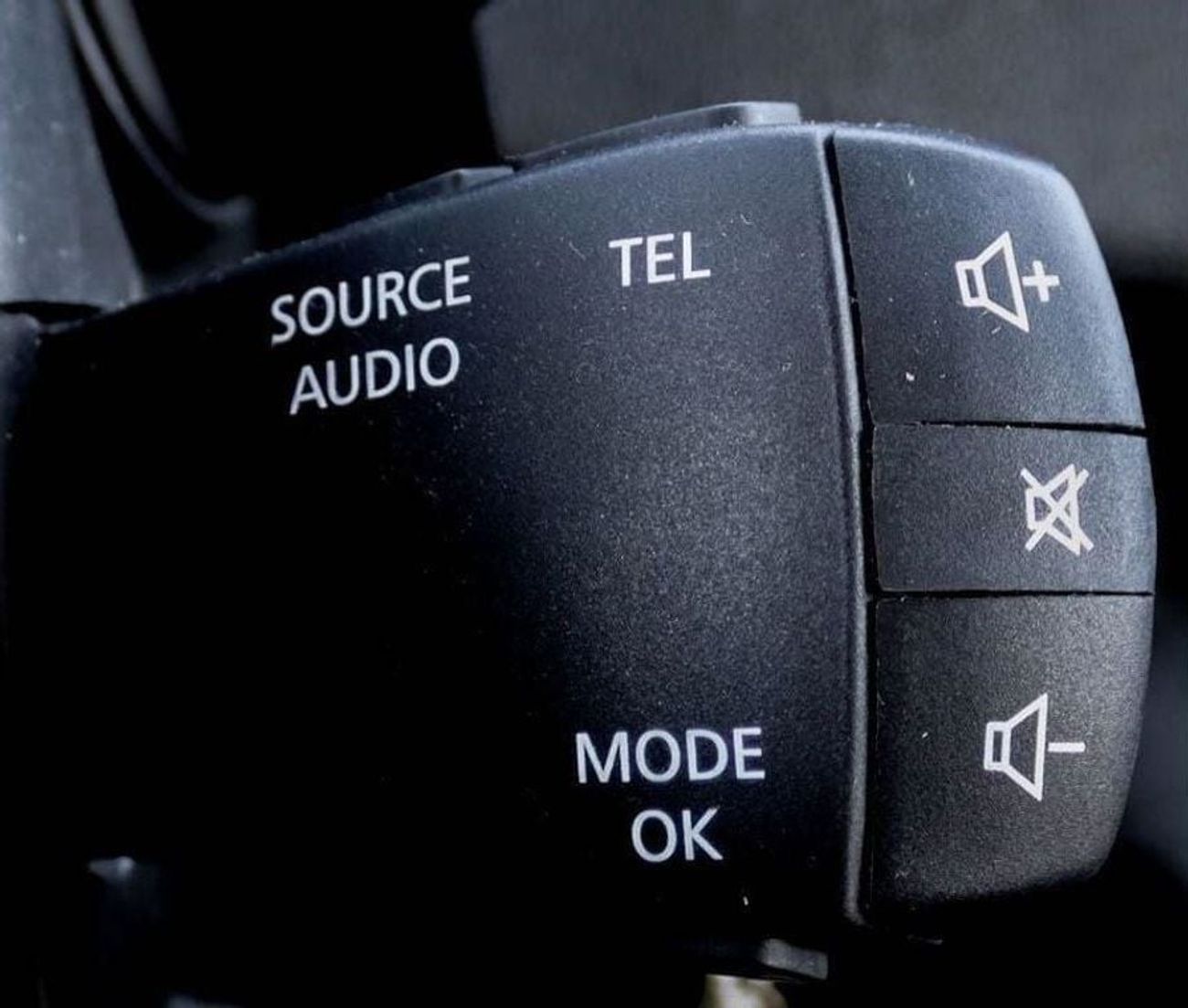 رينو كوليوس PE 2.5L FWD Renault Koleos 2.5L 2021 GCC Original Paint accident-free in excellent condition 1045 P.