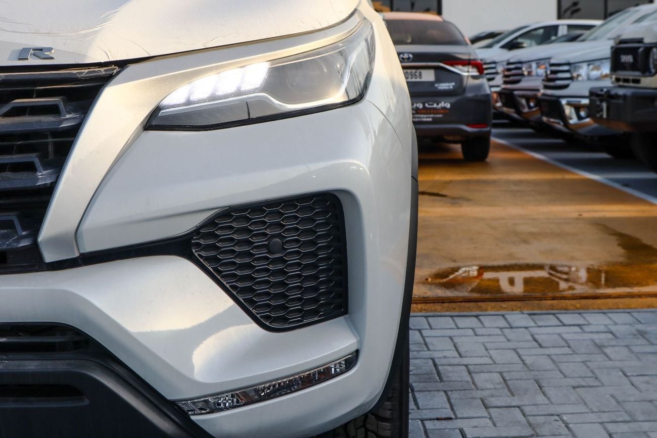 Toyota Fortuner EXR 2.7L (160 HP)  Toyota Fortuner (TGN156) – 2.7L Petrol – SR5 – 4WD – White – 2025 Model