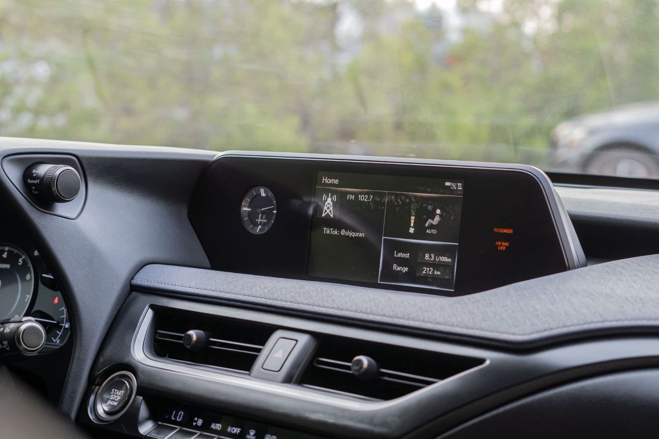 لكزس UX 200 Premier 2.0L (169 HP)