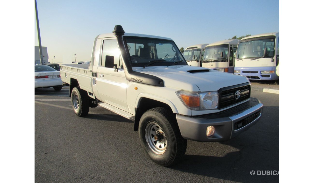 تويوتا لاند كروزر بيك آب TOYOTA LAND CRUISER PICK UP RIGHT HAND DRIVE (PM984)