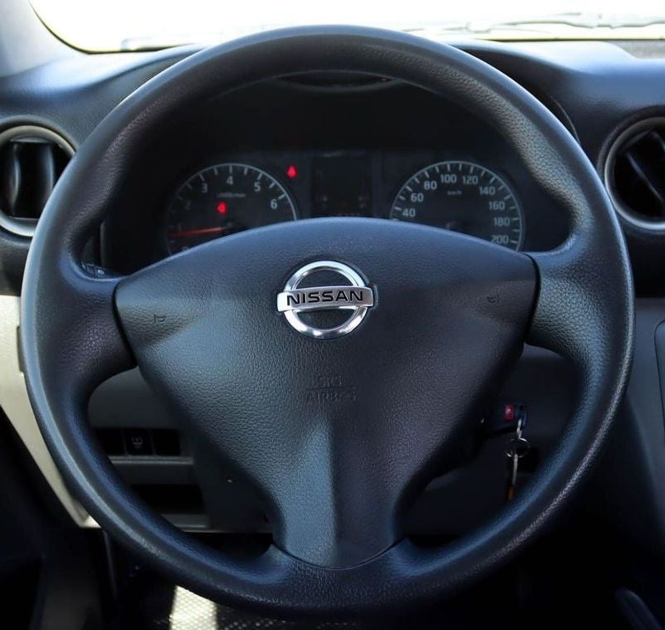 Nissan Urvan Std 2.5L (14 Seater) Nissan Urvan | 2.5 L | 2020 | GCC | Accident-Free | In Excellent Condition | 12