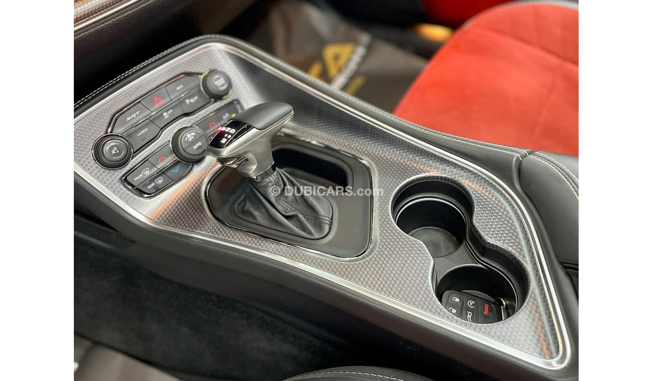 دودج تشالينجر SRT هيلكات 2016 Dodge Challenger SRT Hellcat, Warranty, Full Service History, GCC