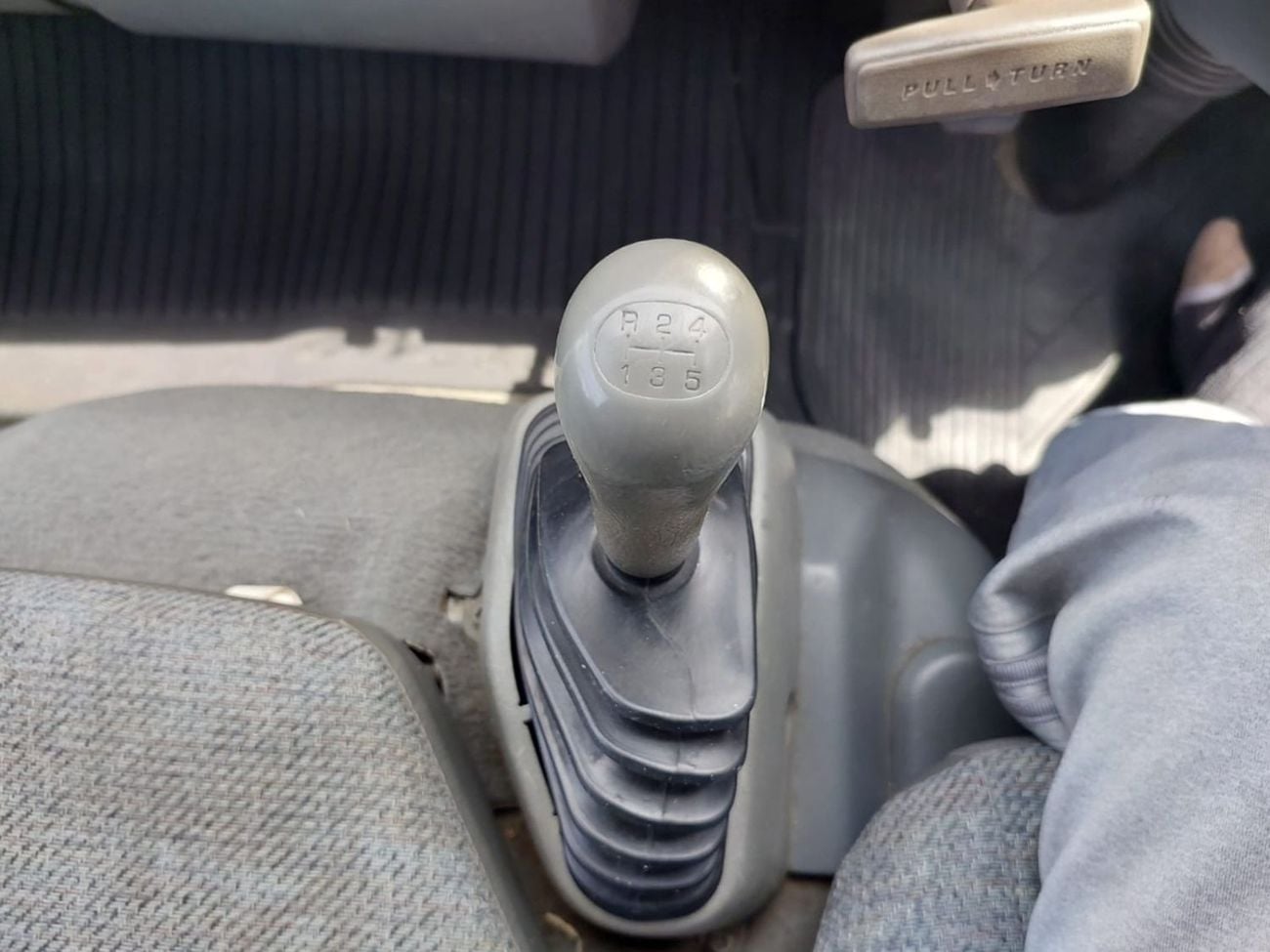 ميتسوبيشي فوسو كانتير (RAMADAN OFFER) MITSUBISHI CANTER TRUCK RHD 1997 MODEL 4.5 L DIESEL MANUAL(PM20794)