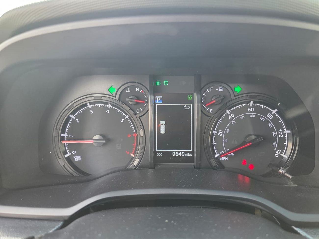 Toyota 4Runner SR5 Perimum Sunroof , Push button and 7 seater