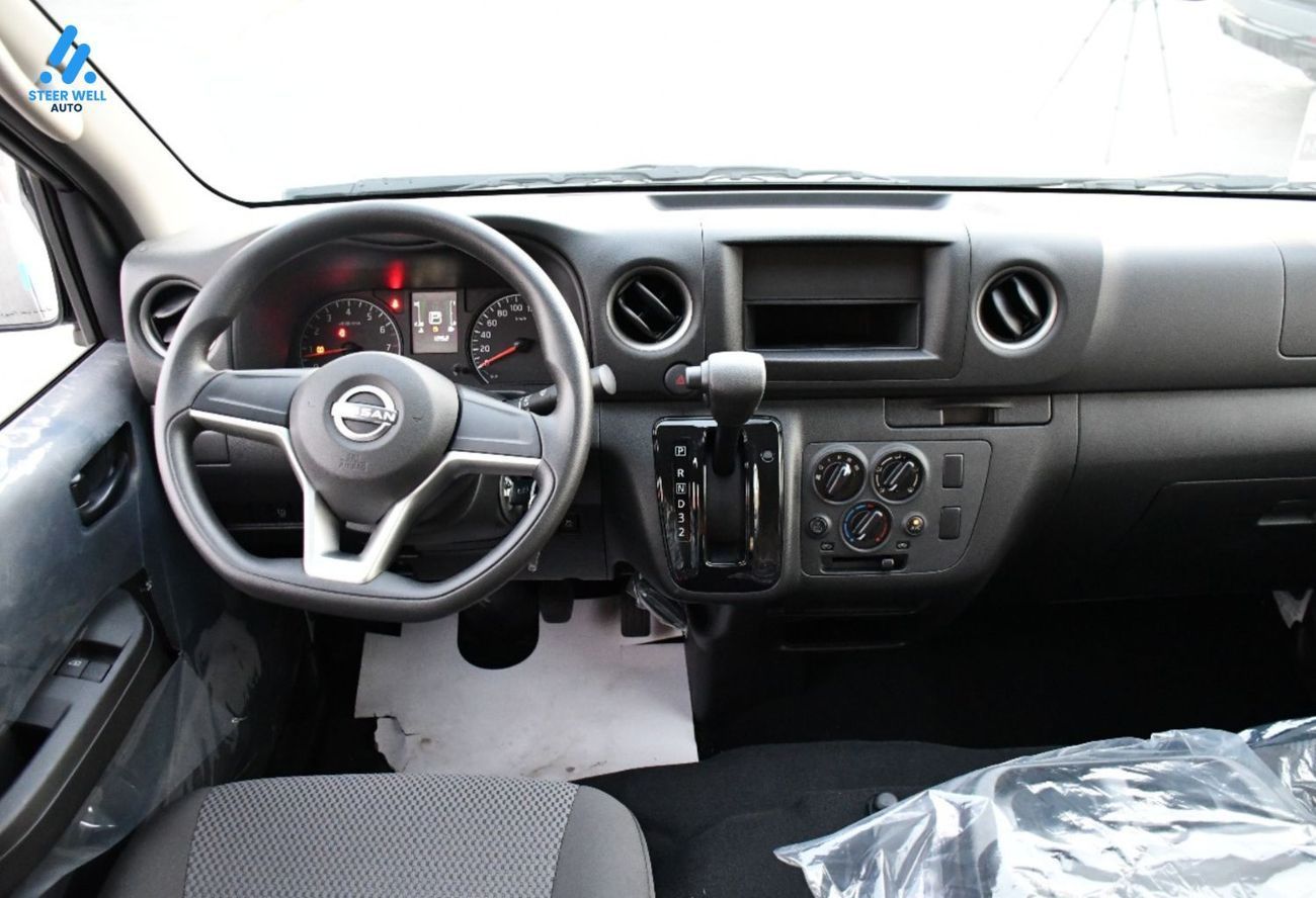 Nissan Urvan 3-Seater Automatic (4-Door) NV350 Highroof Delivery Van GCC  White Automatic