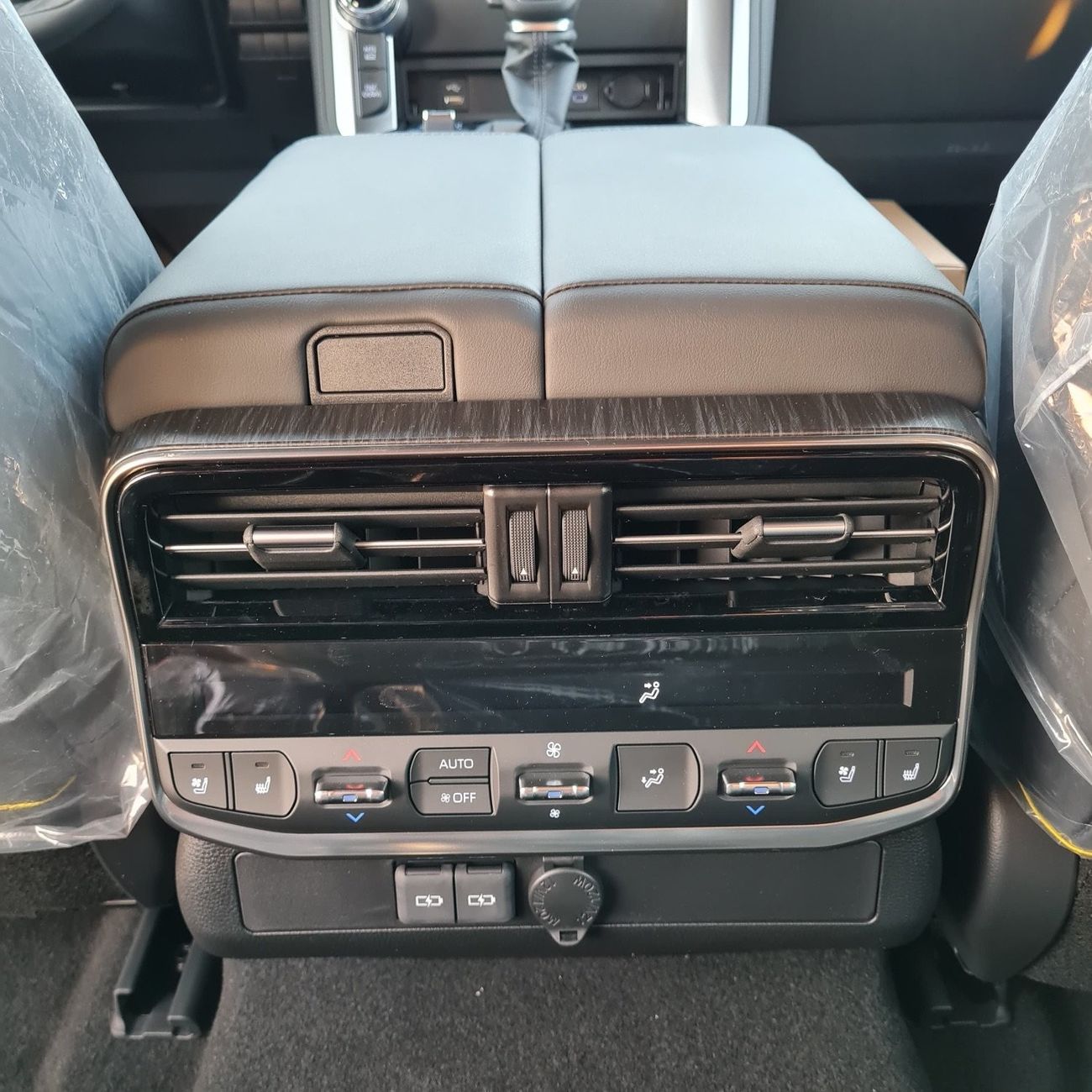 Toyota Land Cruiser 2023 Toyota LC300 3.5L ZX Petrol EU Spec 7 seater