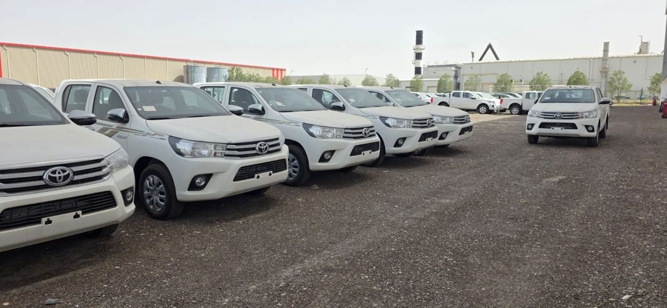 Toyota Hilux PETROL 4X2 AUTO GEAR