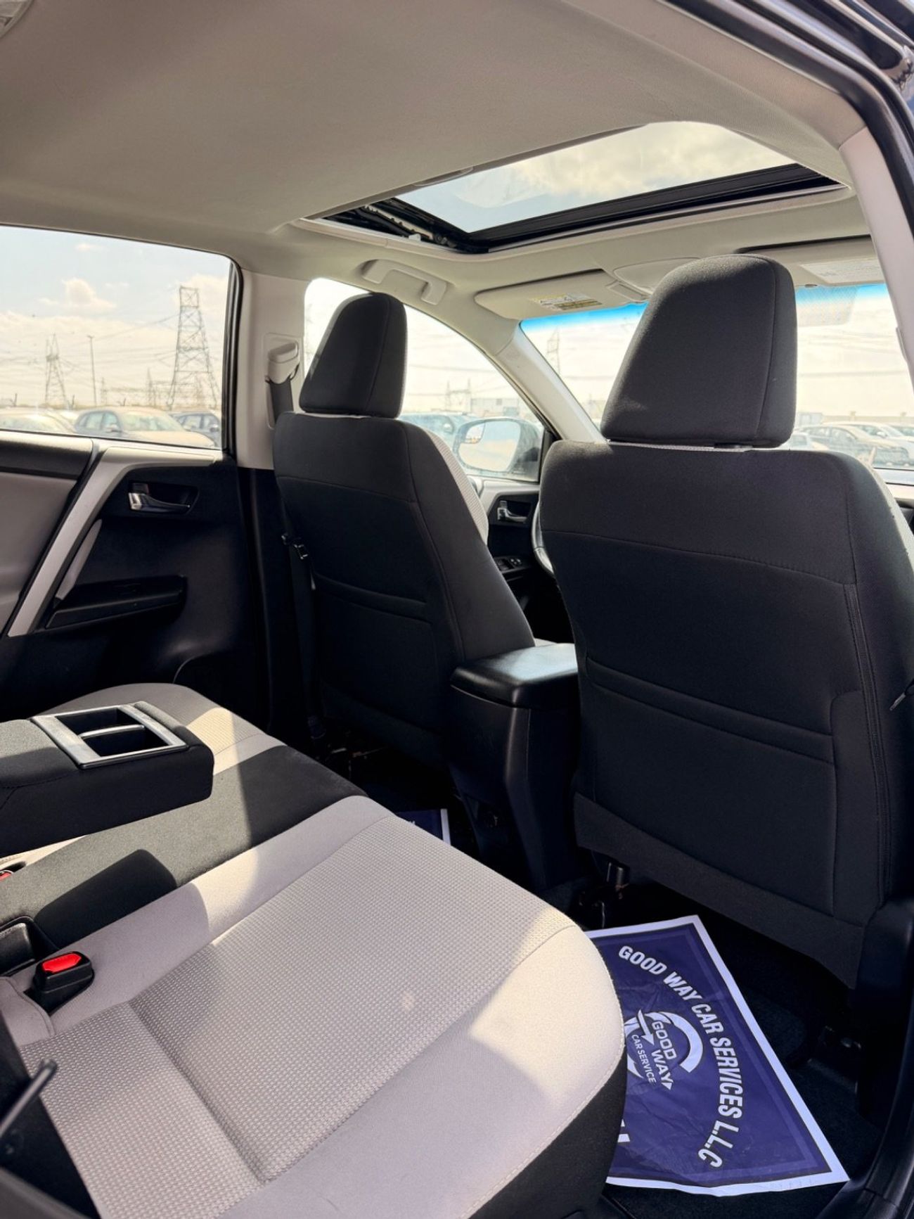 Toyota RAV4 XLE 4X4 Full option Sunroof, automatic trunk