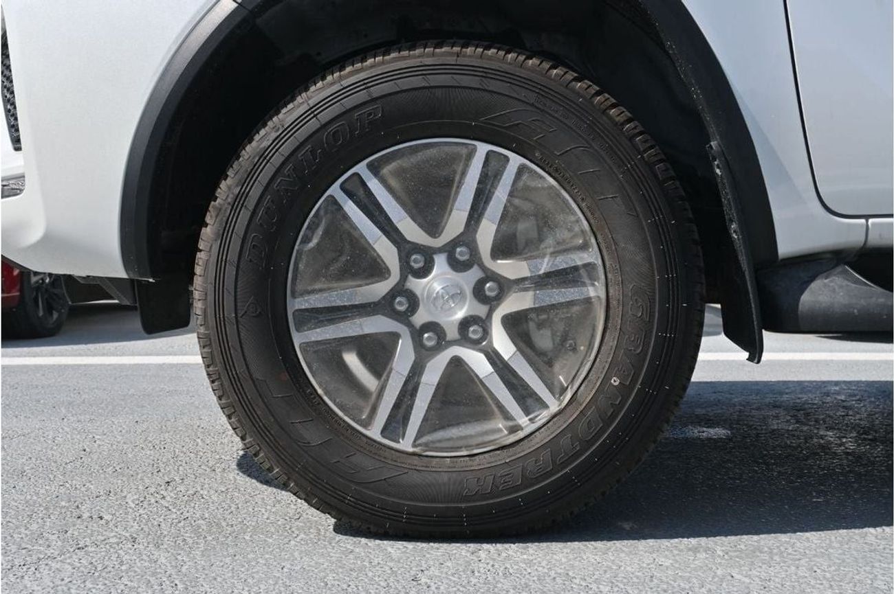 Toyota Fortuner Toyota Fortuner 2.7L Petrol, Automatic 4WD, Model 2024, Color White (Export Price)