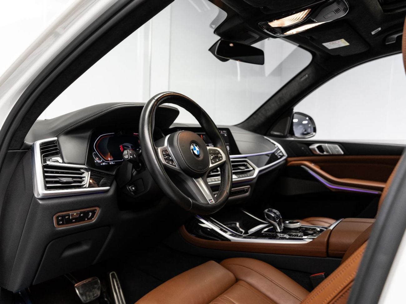 بي أم دبليو X7 2022 BMW X7 xDrive 40i, 3.0L TC I6, 4WD, 375 bhp, 7 Speed Automatic