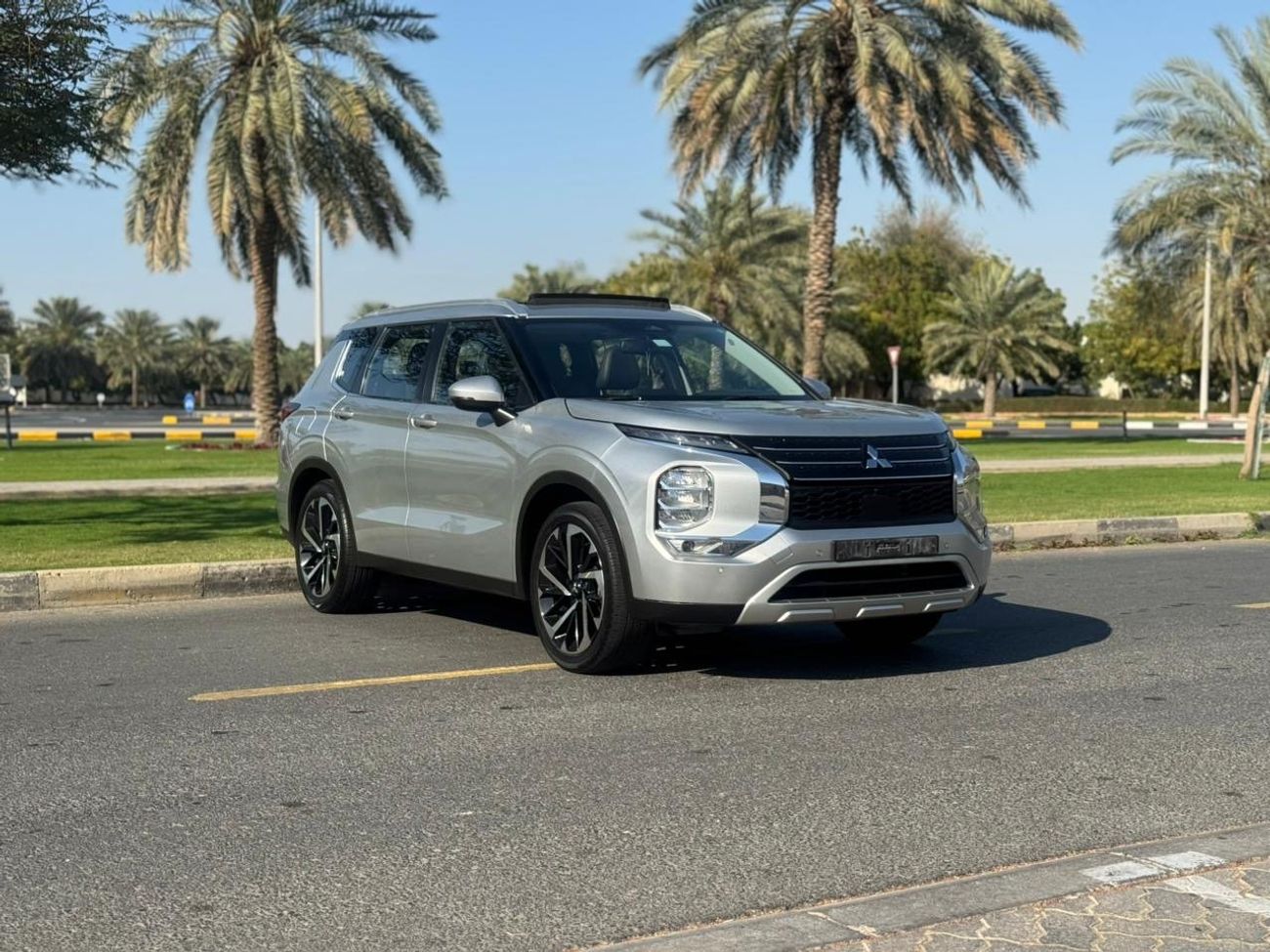 Mitsubishi Outlander GLX Super High 2.4L