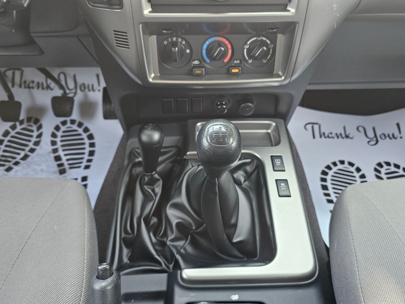 Nissan Patrol Safari GL 4.8L M/T (7 Seater)