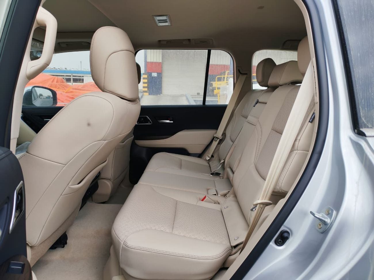 تويوتا لاند كروزر 2025 Toyota Land Cruiser LC300 VX Full-Option with Radar 4.0L V6 Naturally-Aspirated Petrol A/T 4WD