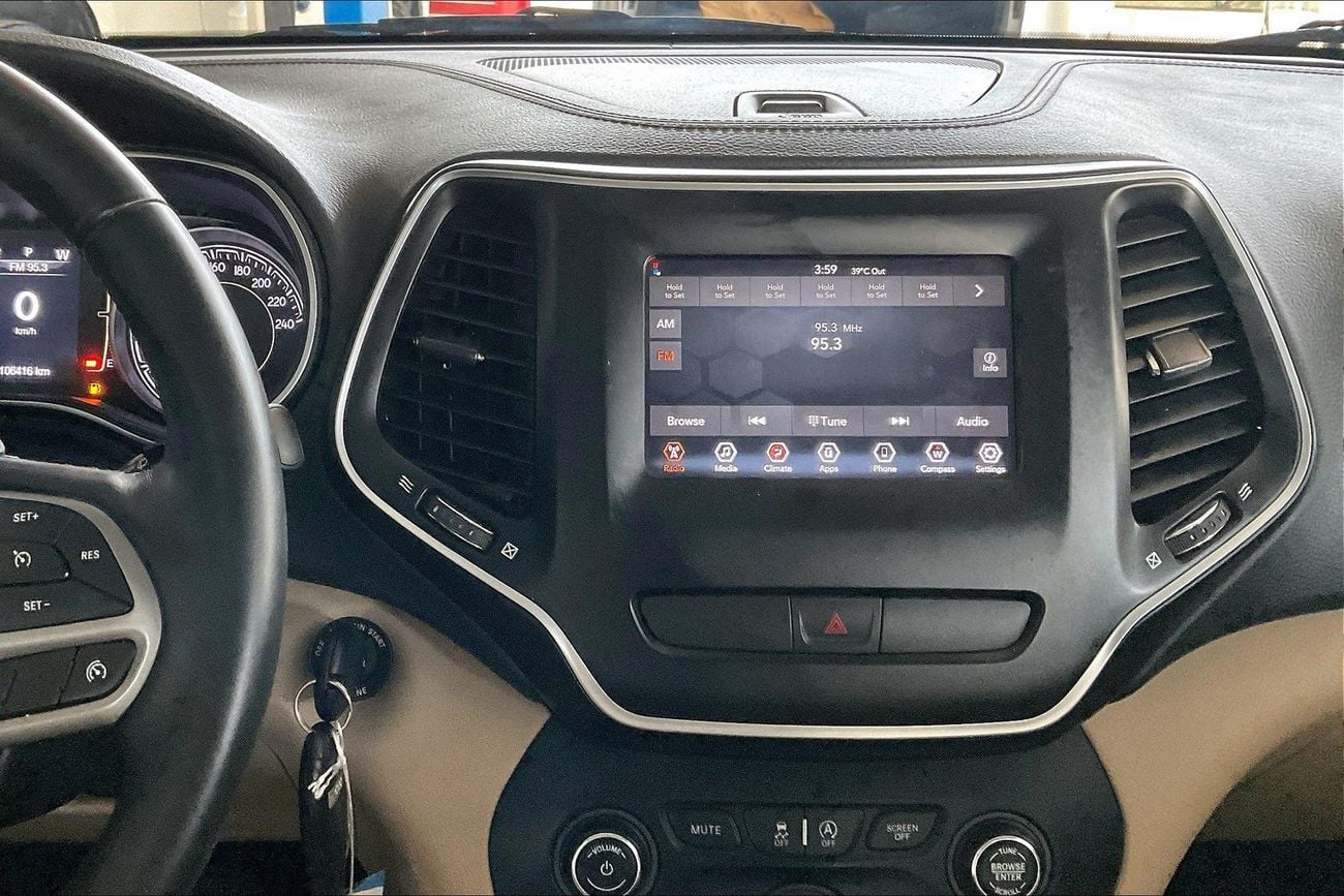 جيب شيروكي 3.2 V6 SPORT FWD AUTO | شامل الضمان | 0 ﺪﻔﻋﺓ ﺃﻮﻟﻯ