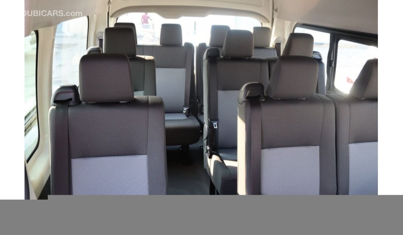 Toyota Hiace Van High Roof TOYOTA HIACE HIGH ROOF 2.8L DIESEL MANUAL TRANSMISSION