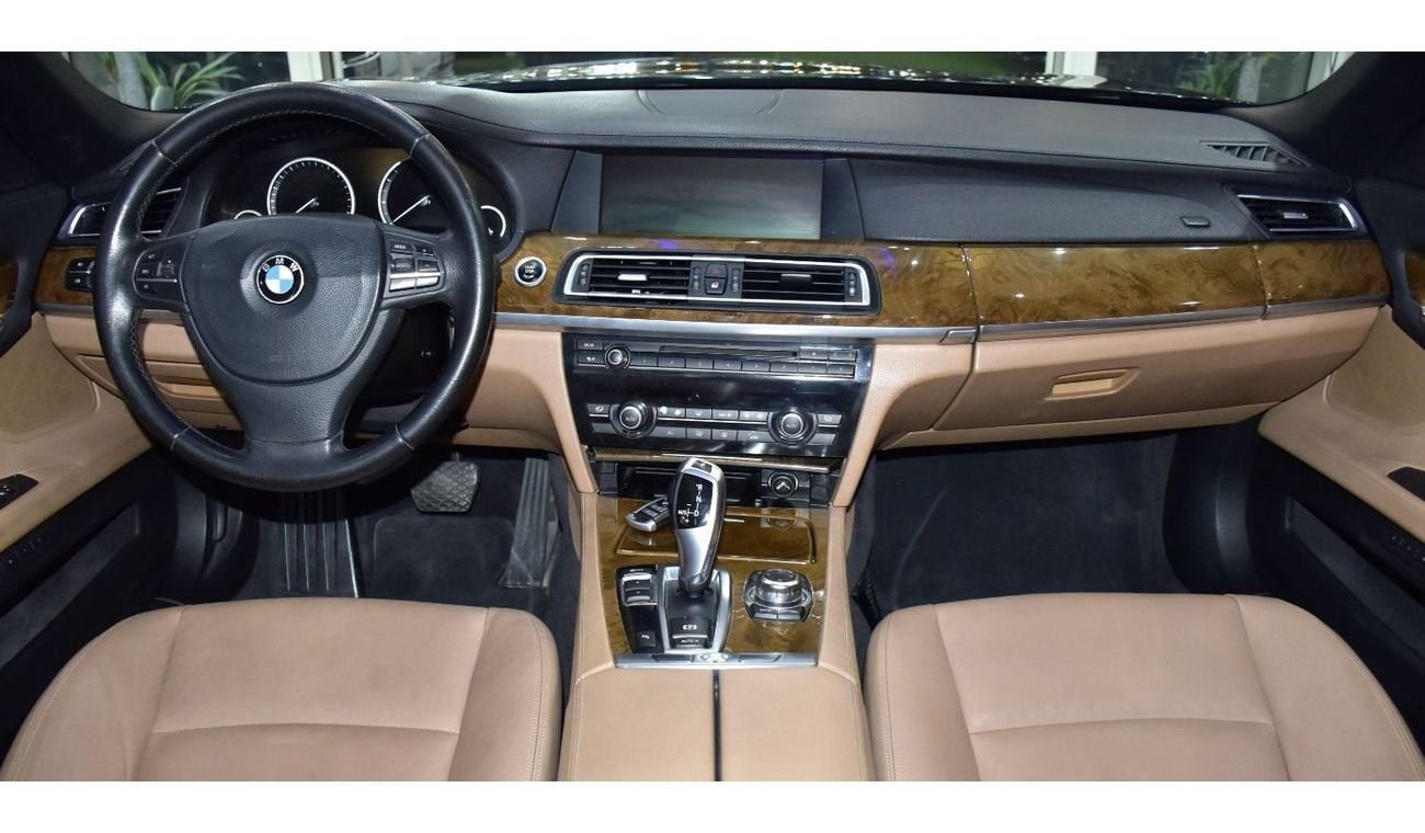بي أم دبليو 730Li EXCELLENT DEAL for our BMW 730Li ( 2012 Model ) in Black Color GCC Specs