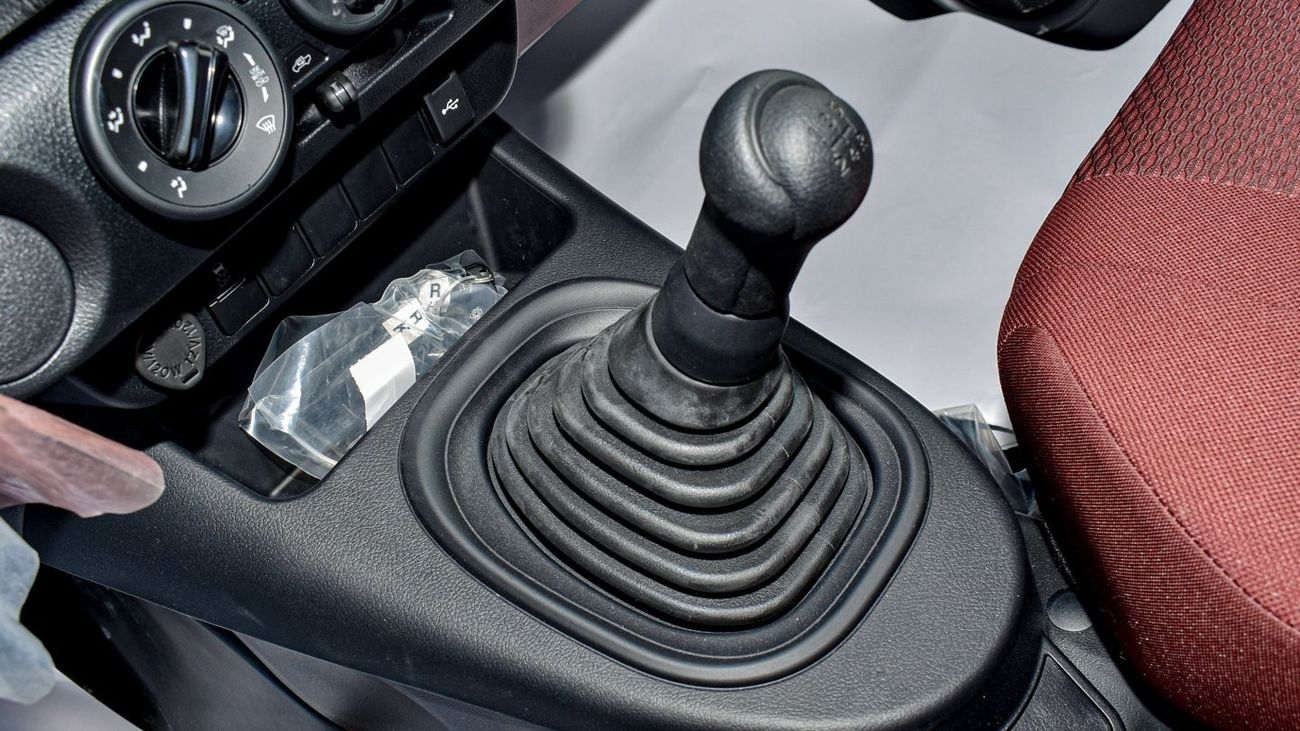 Toyota Hilux 2.7L Single Cabin 2WD M/T