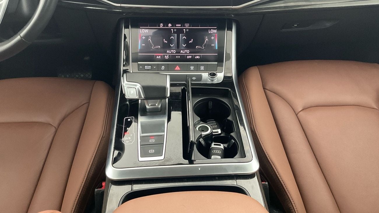 أودي Q7 55 TFSI quattro S-Line | upto AED 20,000 Ramadan Discount | شامل الضمان | 0 ﺪﻔﻋﺓ ﺃﻮﻟﻯ