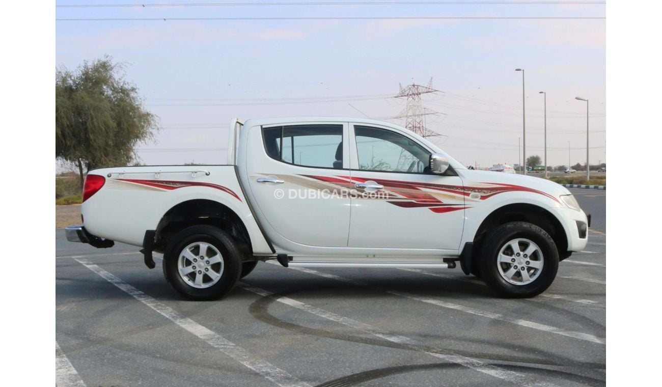 Mitsubishi L200 2015 | DIESEL 4X4 DOUBLE CABIN PICKUP WITH GCC SPECS AND EXCELLENT CONDITION