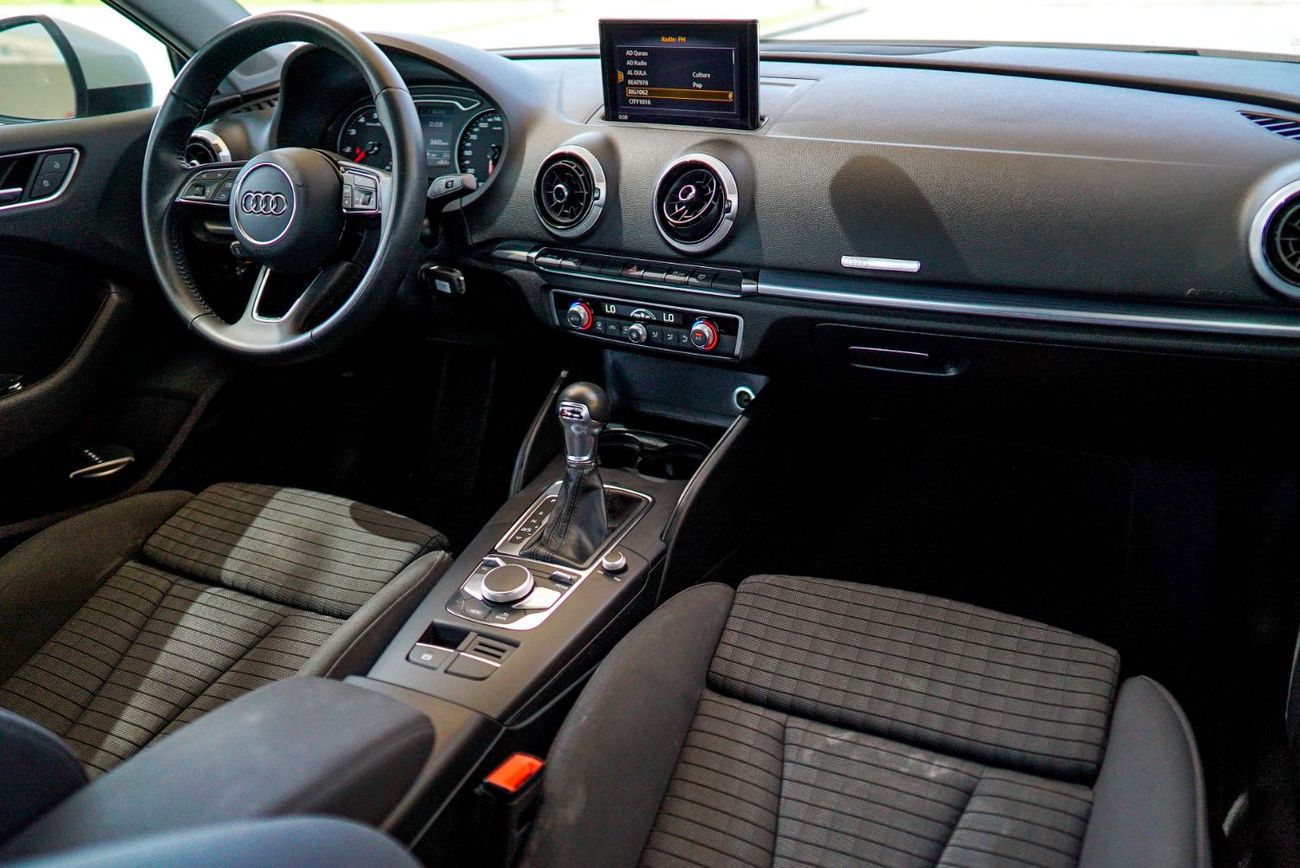 أودي A3 30 TFSI Basic