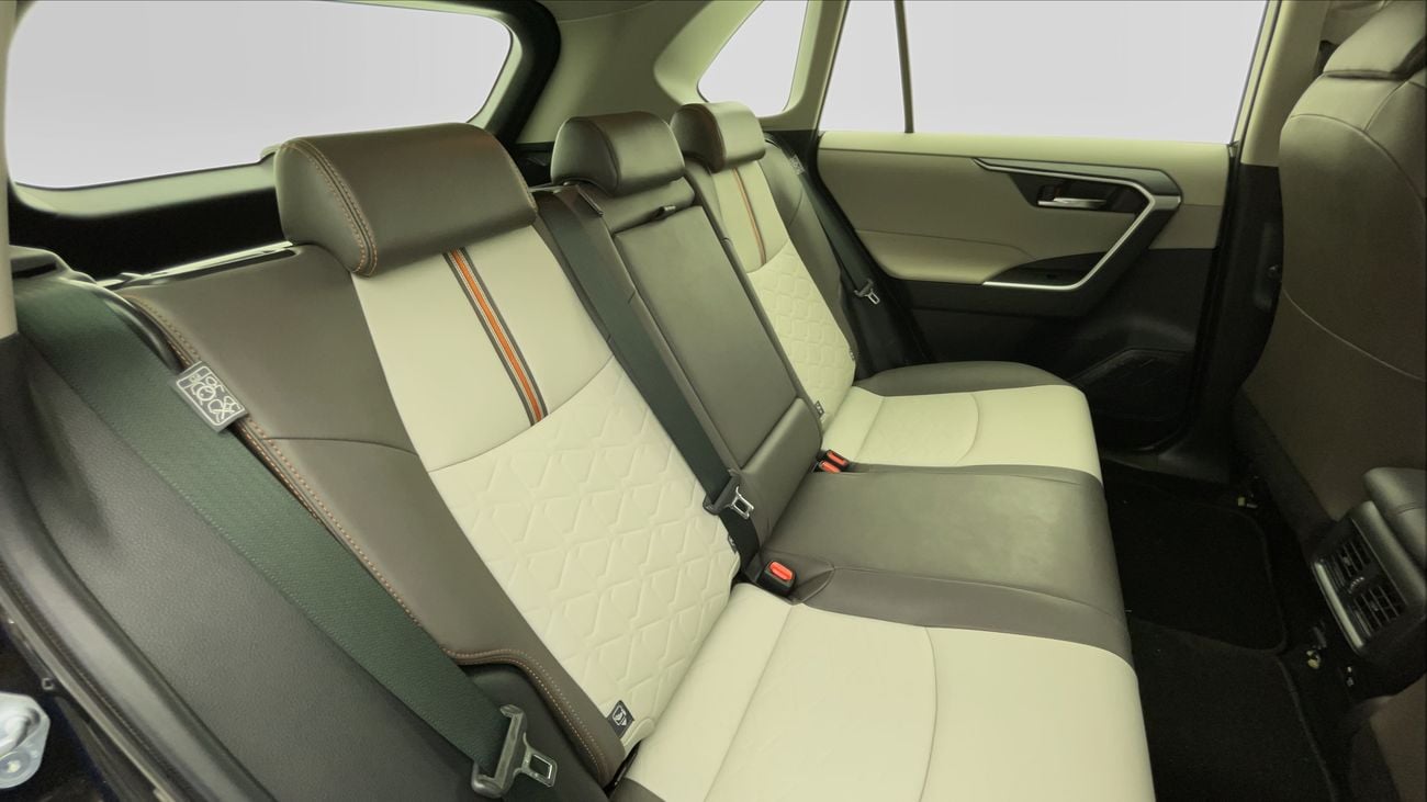 تويوتا راف ٤ ADVENTURE 2.5 | بدون دفعة مقدمة | اختبار القيادة في المنزل