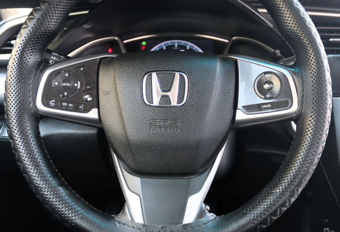 Honda Civic DX ACCIDENTS FREE - GCC - SUNROOF - PERFECT CONDITION INSIDE OUT