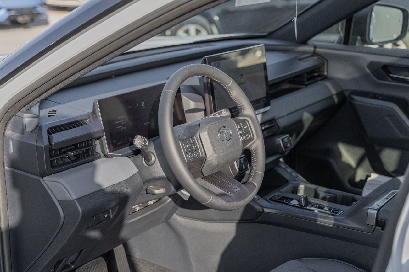 تويوتا راف ٤ Toyota RAV4 XSE | Hybrid | GCC Specs | AWD | 2.5L | White | EXPORT