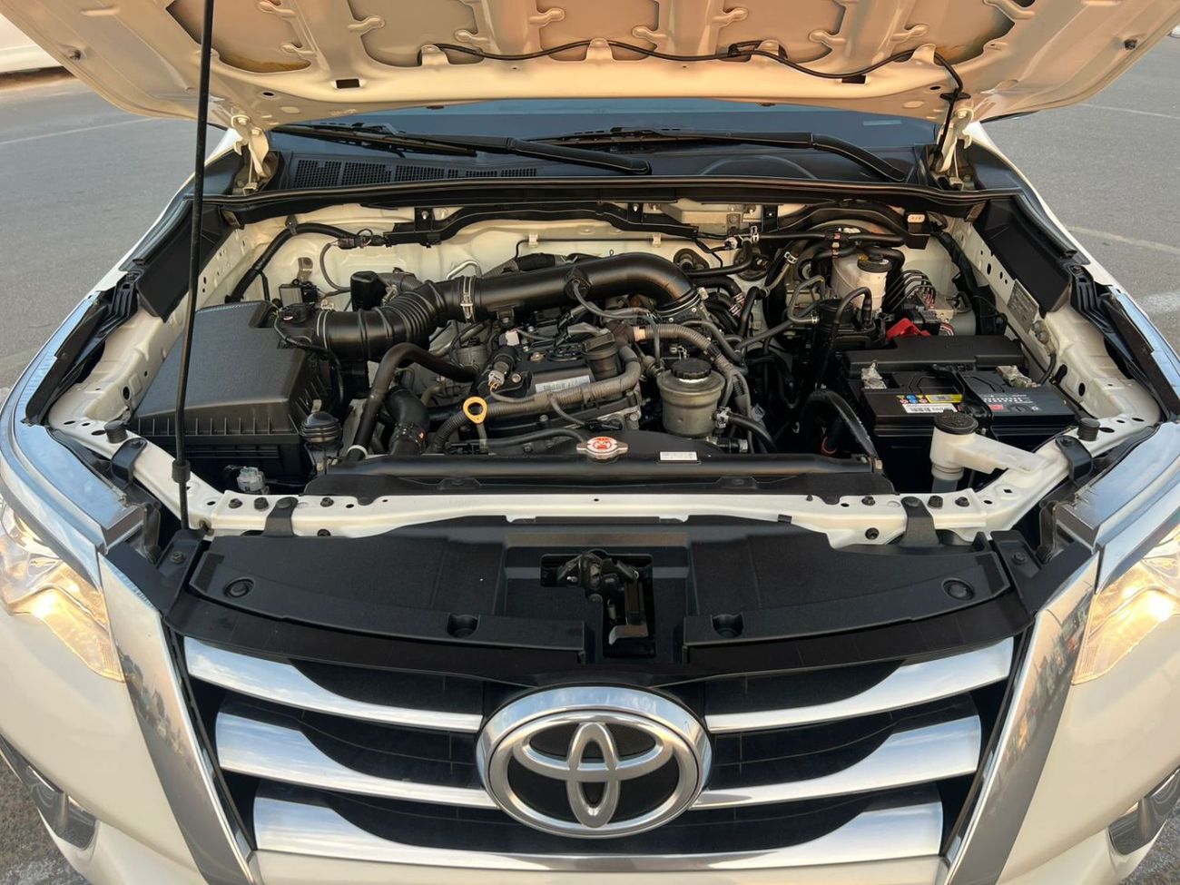 Toyota Fortuner 2019 Toyota Fortuner EXR 2.7 L V4 -AWD 4x4 - Rear CAM & Sensor - Cruise Control -  71000 km