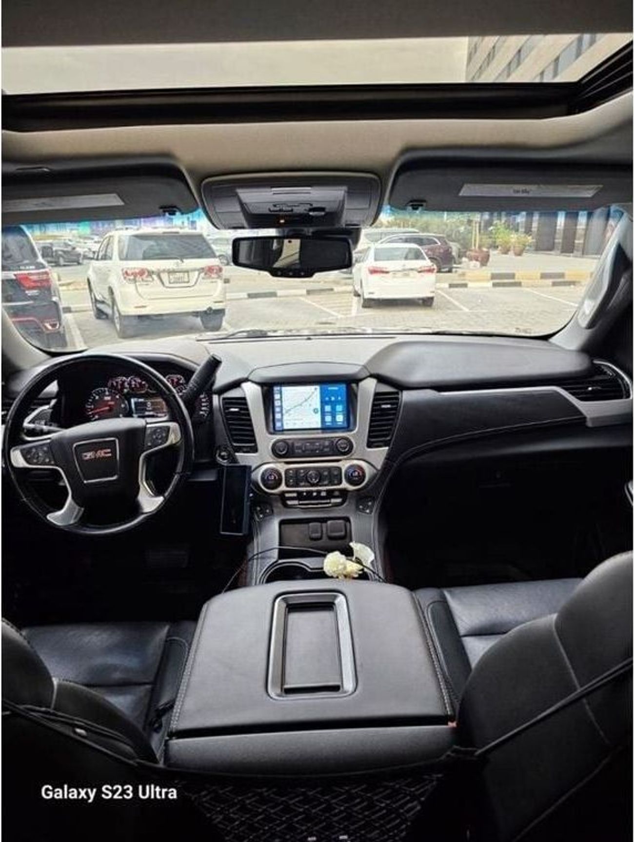 GMC Yukon XL SLT 5.3L 4WD (8 Seater)