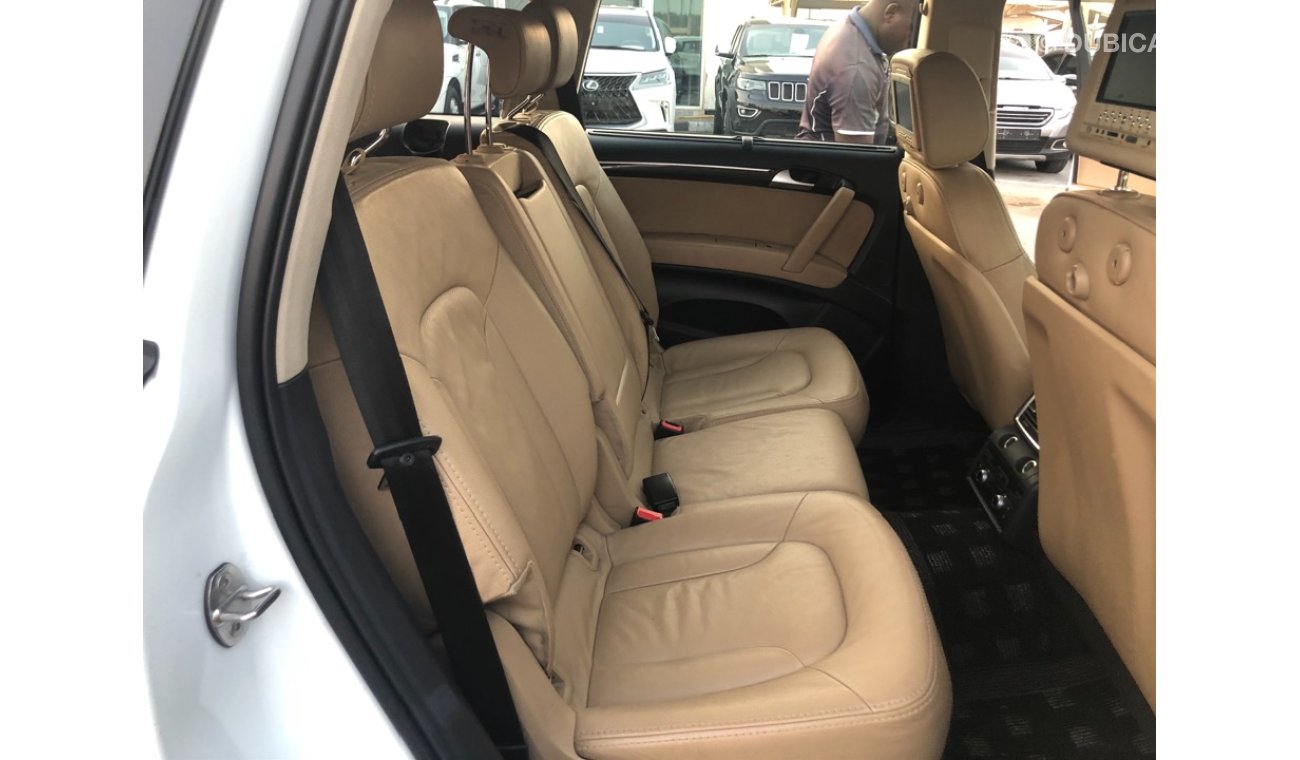 Audi Q7 AUDI Q7 MODEL 2013 GCC CAR PER CONDITION FULL OPTION PANORAMIC ROOF LEATHER SEATS BACK CAMERA