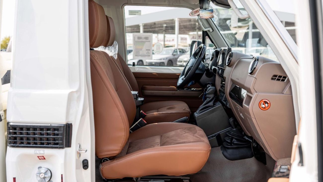 تويوتا لاند كروزر بيك آب 2025 Toyota Land Cruiser LC 79 4.0L AT Petrol (White)
