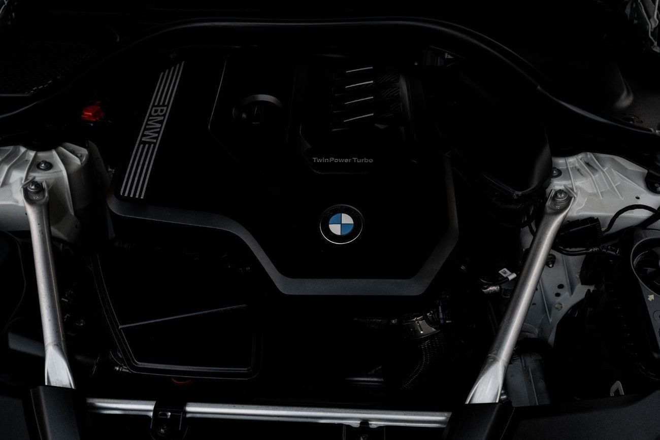 بي أم دبليو 520i 20i M-Kit | 3,290 P.M  | 0% Downpayment | Agency Warranty!