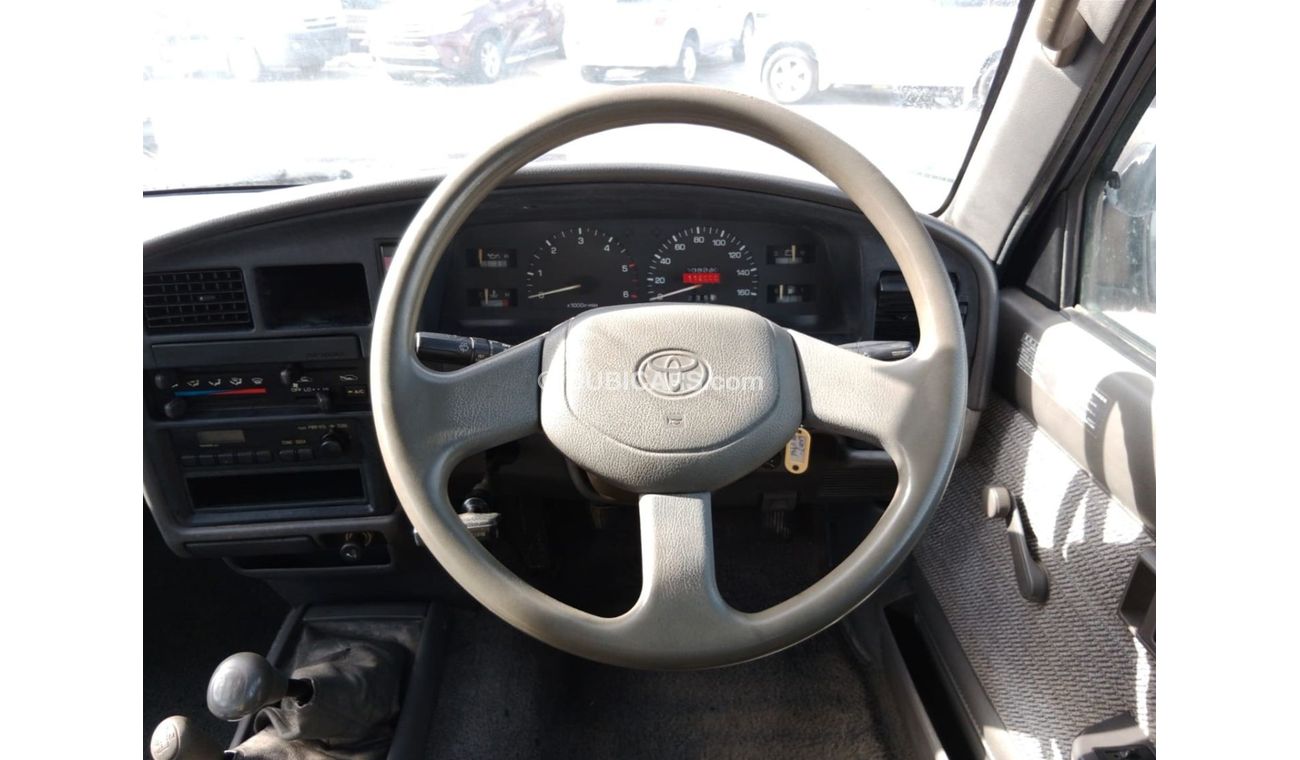 Toyota Hilux TOYOTA HILUX PICK UP RIGHT HAND DRIVE (PM1367)