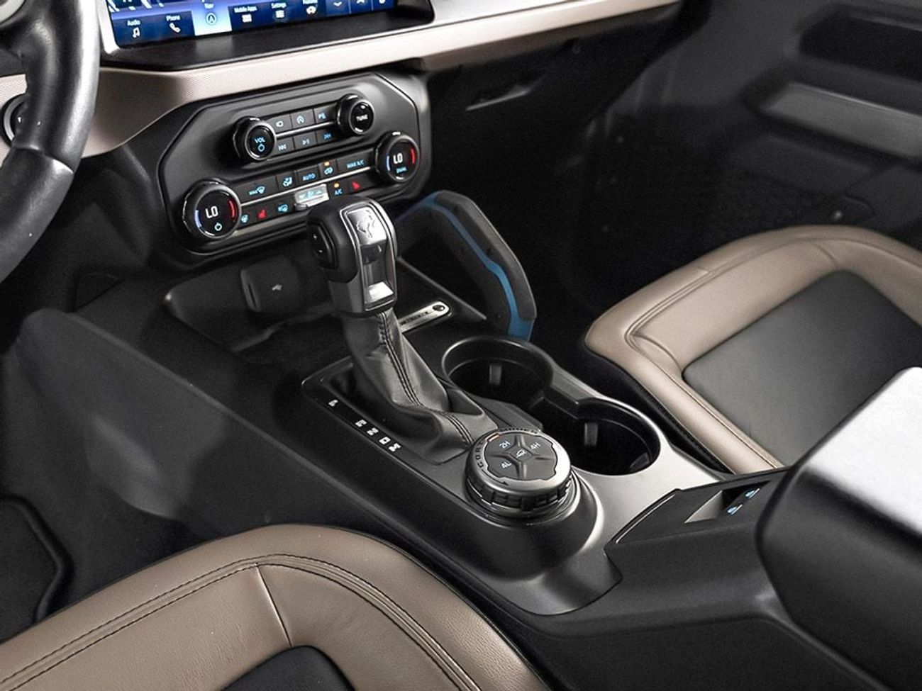 فورد برونكو Wildtrak 2.7L (4 Seater)