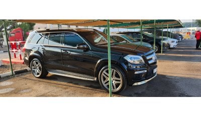 Mercedes-Benz GL 500 4matic 8cylinder 4.7L, No accident, No repaint, registered in 2015