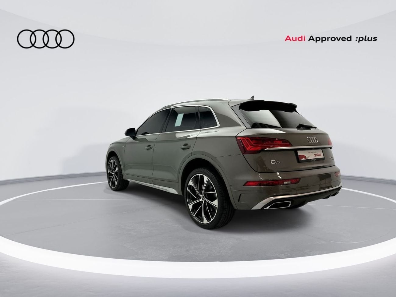 أودي Q5 45 TFSI Quattro Design 2.0L