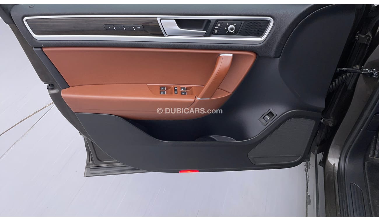 Volkswagen Touareg SEL 3.6 | Under Warranty | Inspected on 150+ parameters