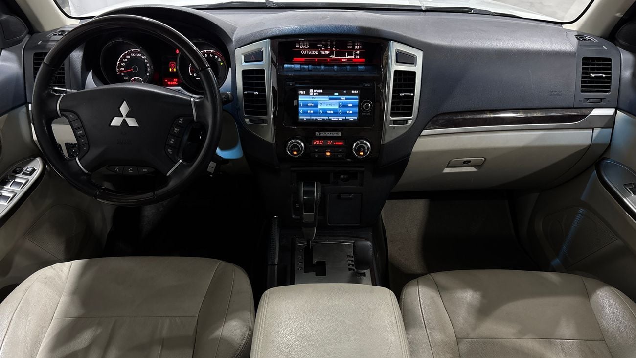 ميتسوبيشي باجيرو 2018 GLS HIGHLINE | AED 1030/Month | 0 DP | 30 Day Return | Warranty | Service History