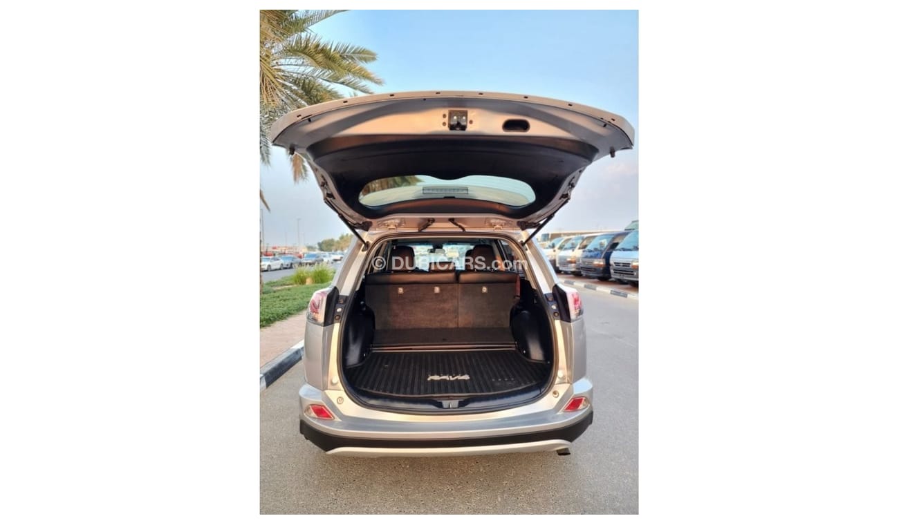 تويوتا راف ٤ TOYOTA RAV4 XLE FULL OPTIONS HYBRID 2017