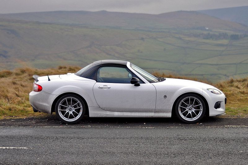 مازدا مياتا exterior - Side Profile