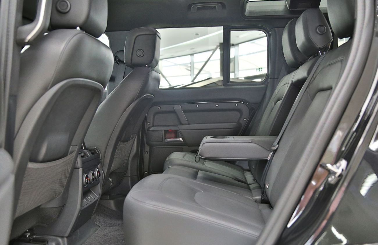 Land Rover Defender 2025 Plug-in P425 German Specification