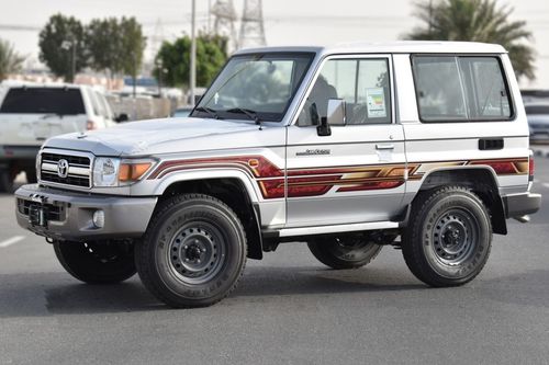 تويوتا لاند كروزر 70 Toyota Land Cruiser Hard Top LC71 with Winch, Fog lamps