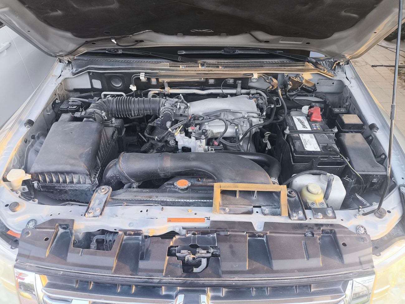 Mitsubishi Pajero GLS MIDLINE