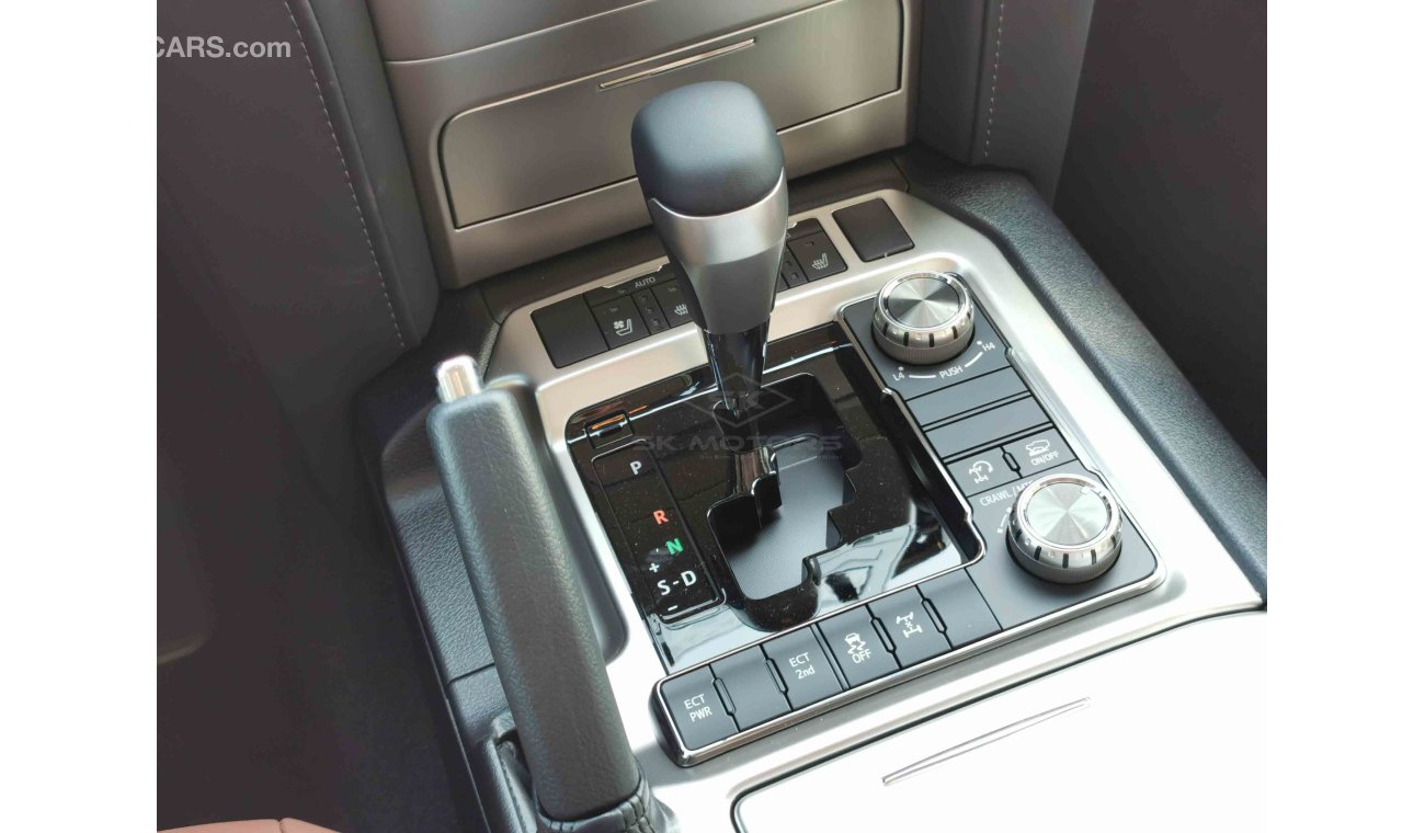 تويوتا لاند كروزر 4.5L V8 Diesel, 18" Rims, DRL LED Headlights, Front Power Seats, Cool Box, CD-AUX-USB (CODE # VX03)