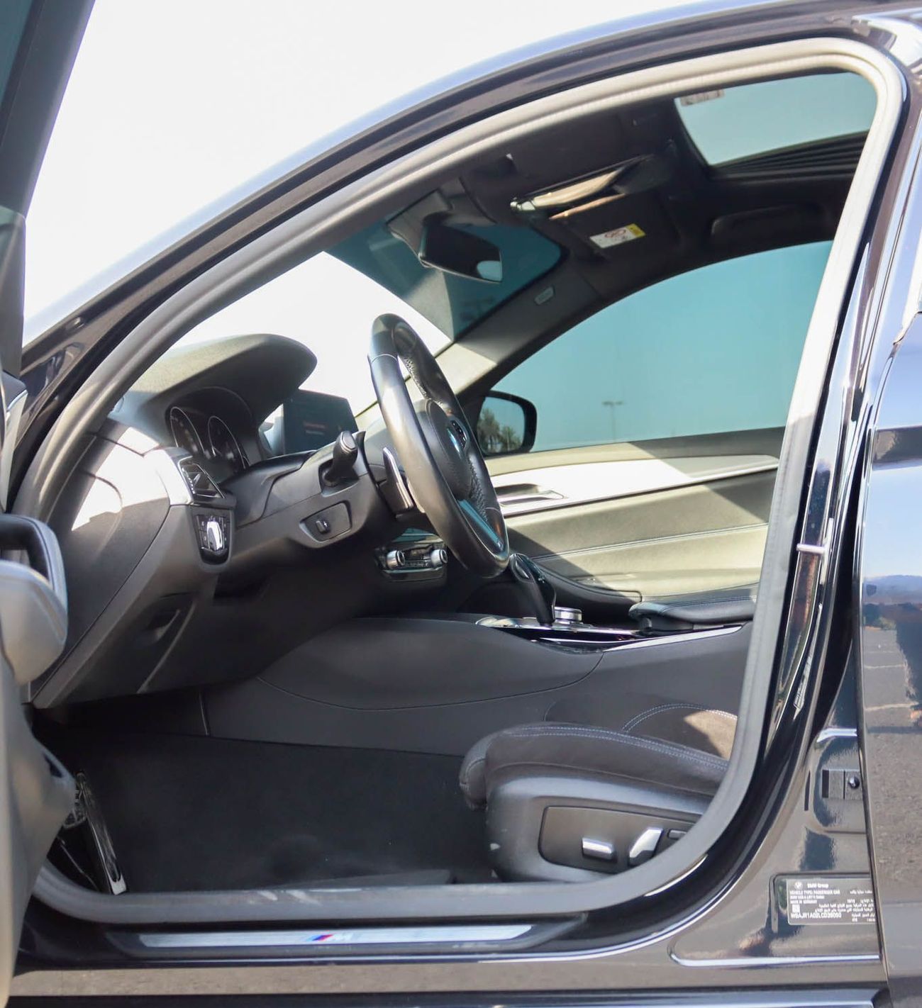 BMW 520i Std 2.0L BMW | 520i M-KIT | 2020 GCC Full Service History Accident free | Original Paint | 1367 P.M