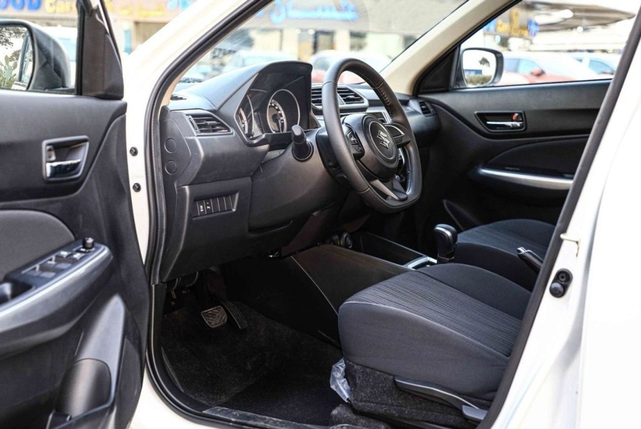 سوزوكي دزاير 2024 سوزوكي ديزاير 1.2 GLX - أبيض قطبي لؤلؤي معدني من الداخل أسود | للتصدير فقط