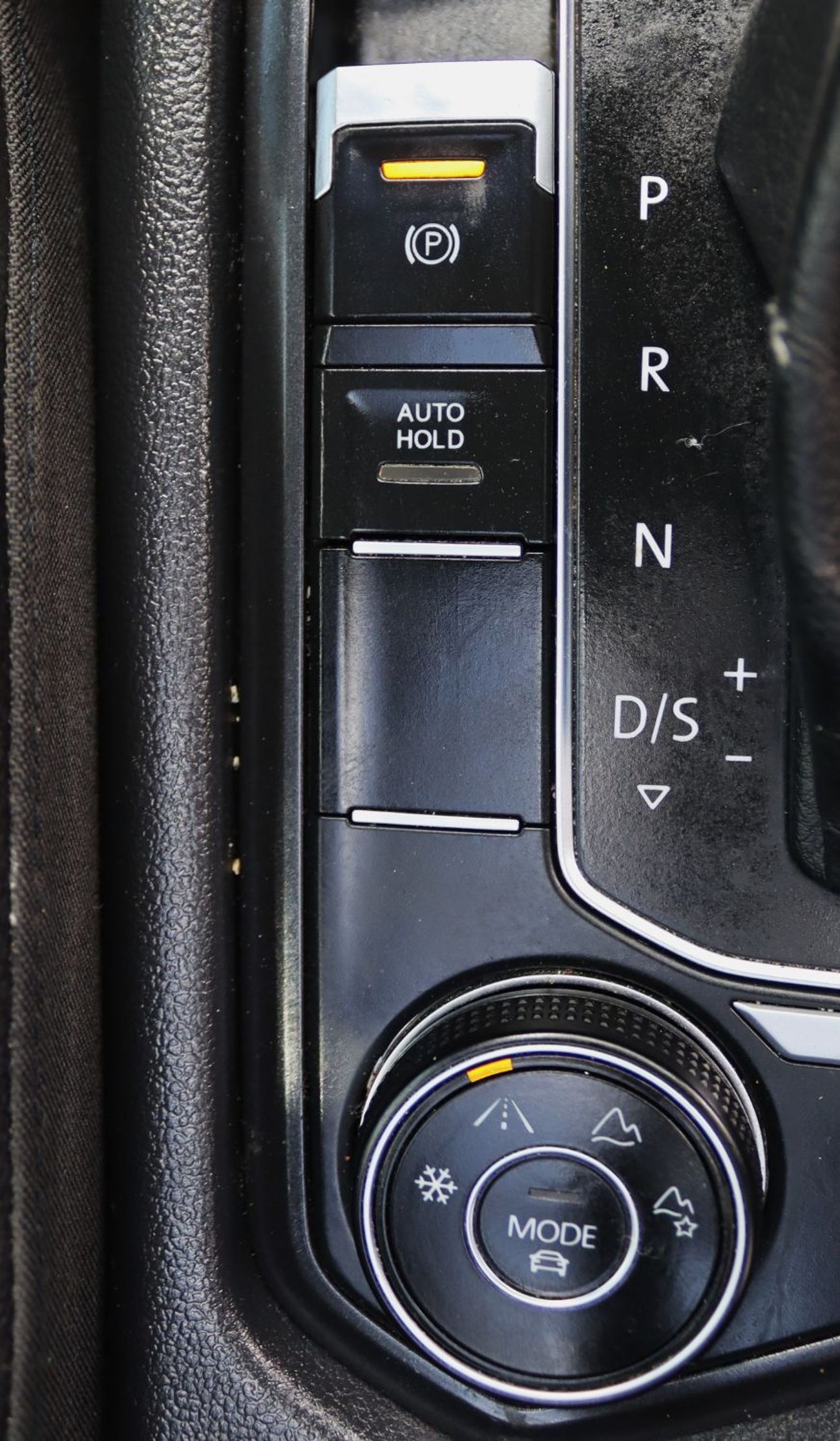 Volkswagen Tiguan R-Line 2.0L Volkswagen Tiguan 2018- GCC - Accident-free - 2.0L  - Full options - All-wheel drive - E