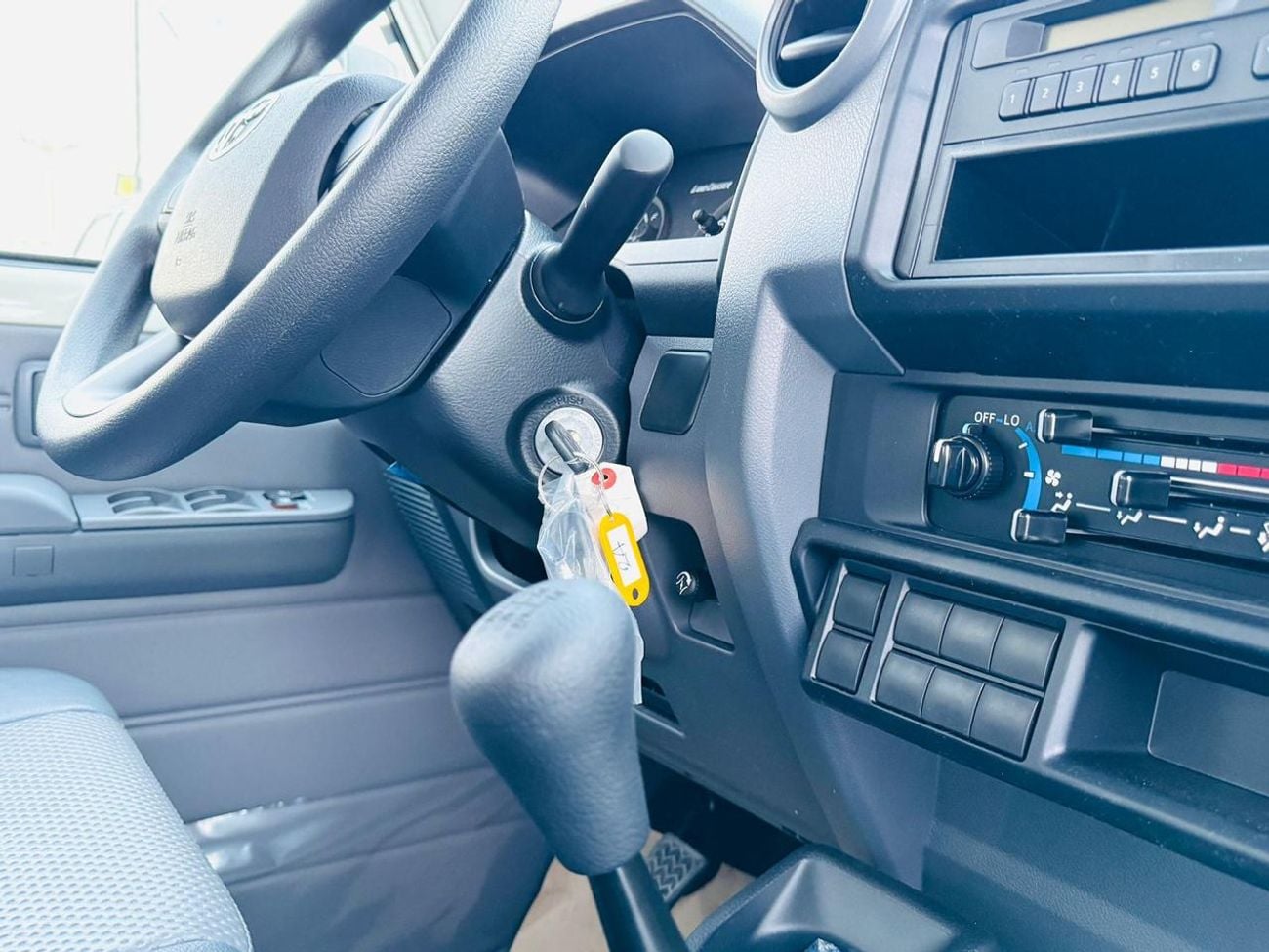 تويوتا لاند كروزر بيك آب 79 SC 4.2 MT Diesel V6 2026