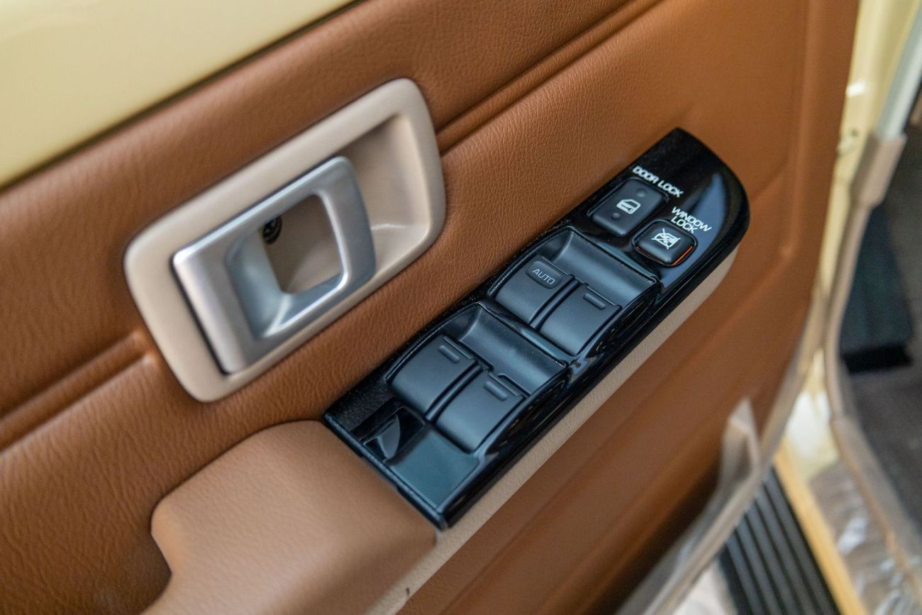 تويوتا لاند كروزر 70 2025 Toyota LC76 Hardtop 4.0L - Beige Inside Sadlle Tan | Export Only