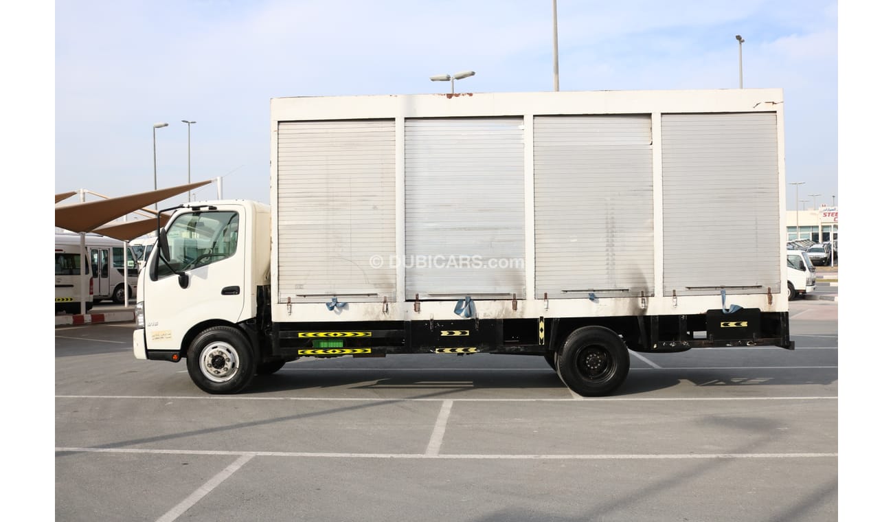 Hino 300 916 SERIES 6.2 TON TRUCK